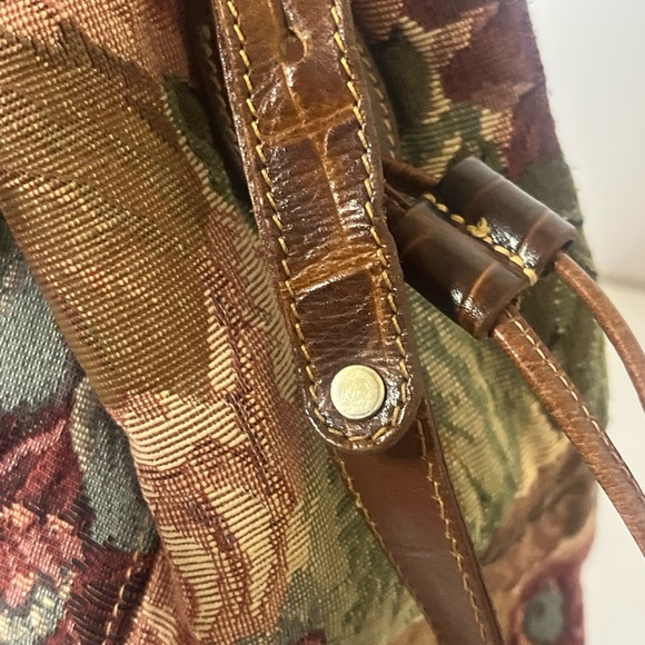 Vintage 90s Brahmin floral tapestry leather satchel bucket shoulder bag - Picture 3 of 16